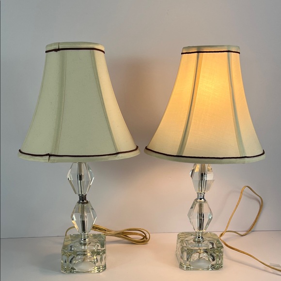 Pair of Vintage Cottage Style Glass Table Lamps With Cream Shades. - Picture 1 of 16